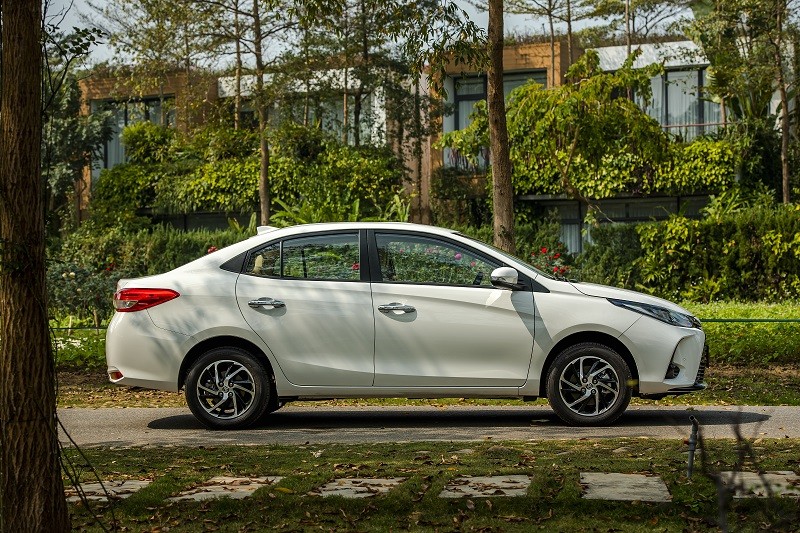 Toyota-Vios-White-A-8